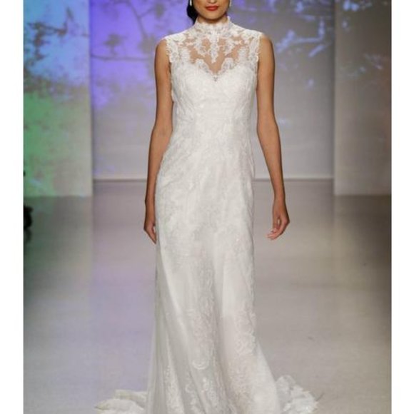Alfred Angelo Disney Mulan Ivory Lace Wedding Dress, Destination Sheath - Picture 9 of 12